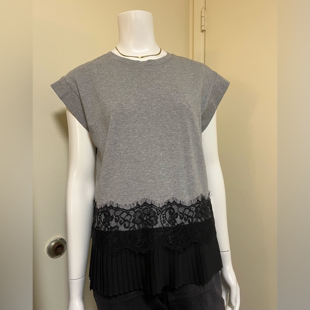 NWT - Laundry by Shelli Segal pleated blouse - Size S